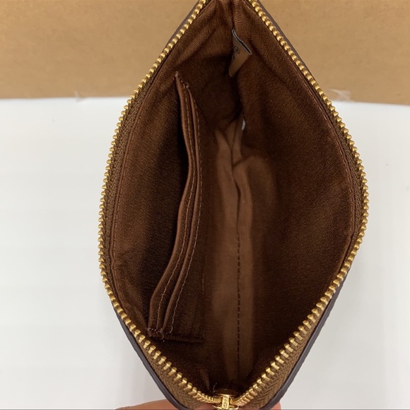 COACH Corner Zip Wristlet In Signature Canvas - Picture 3 of 16
